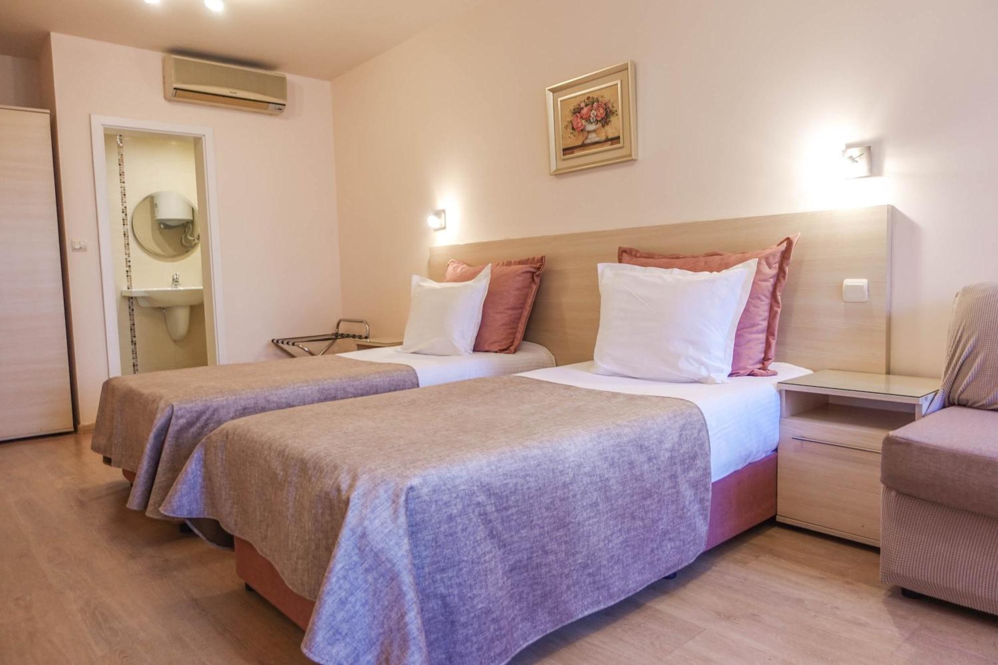 Hotel Acropolis Varna ภายนอก รูปภาพ